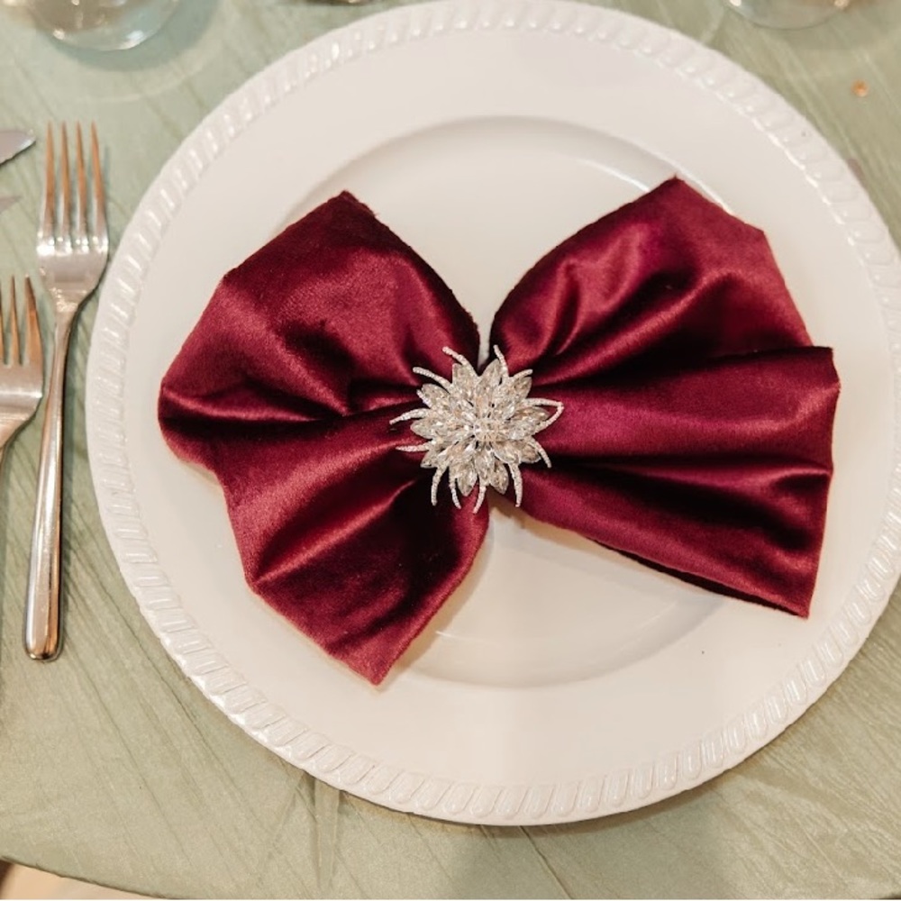 Lings moment eggplant velvet napkins